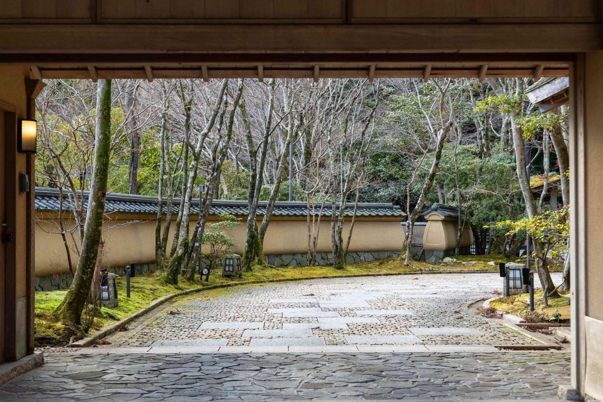 Unzen Hanzuiryo By Onko Chishin Luaran gambar